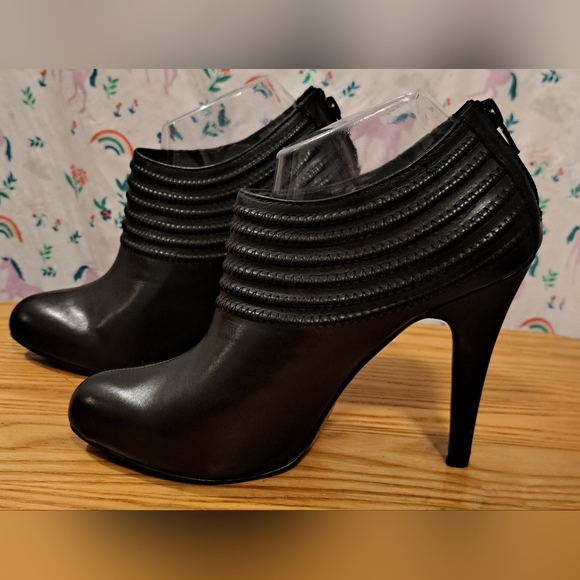 Zara Black Embellished Leather Moto Indie Ankle Bootie Boot Heel Shoe SZ 8 - Picture 1 of 9